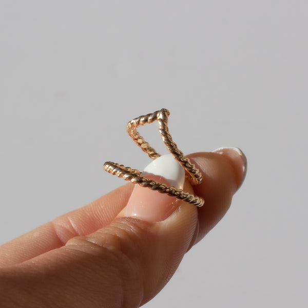 Pointed Twist Ring - Thick